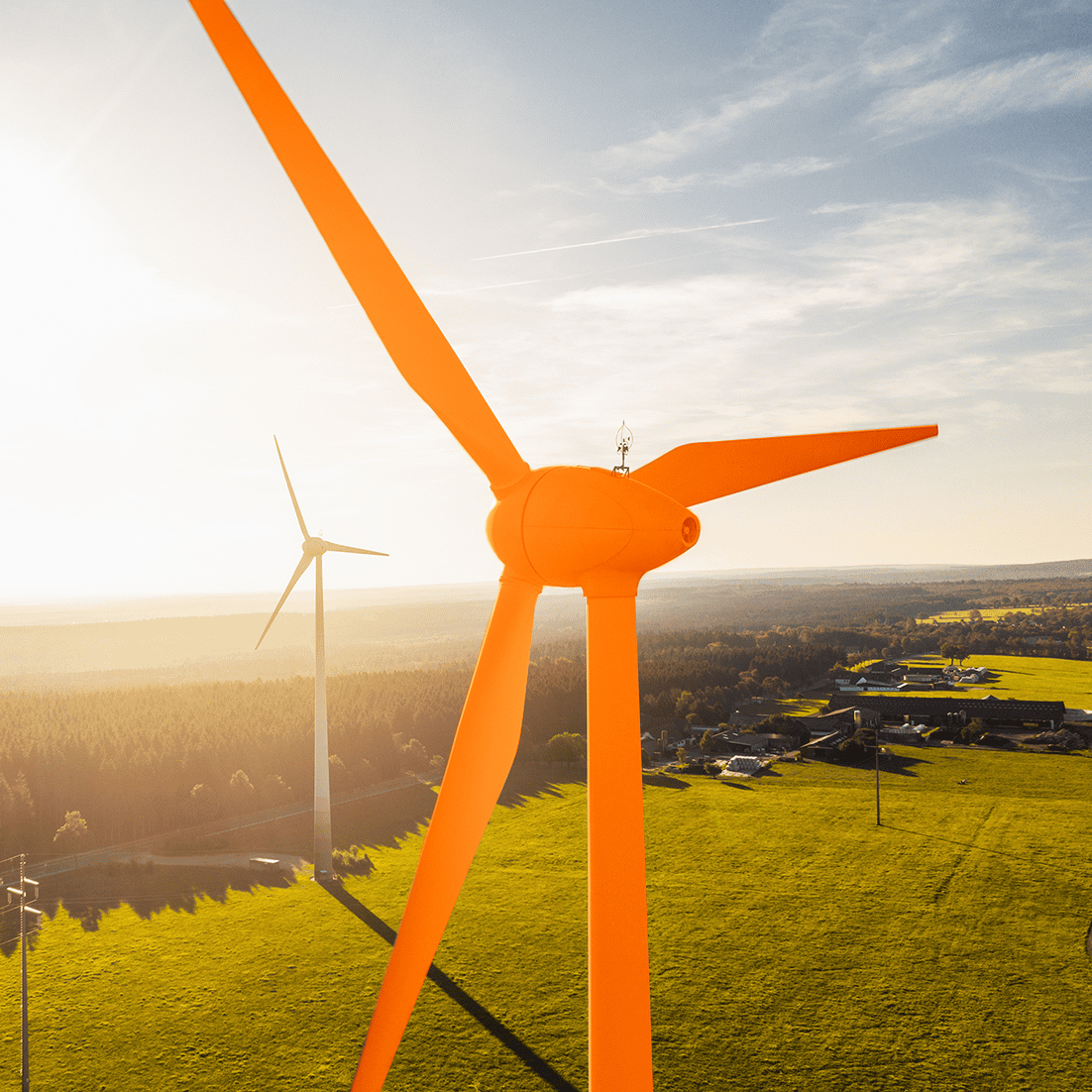 Windräder vor Sonnenuntergang