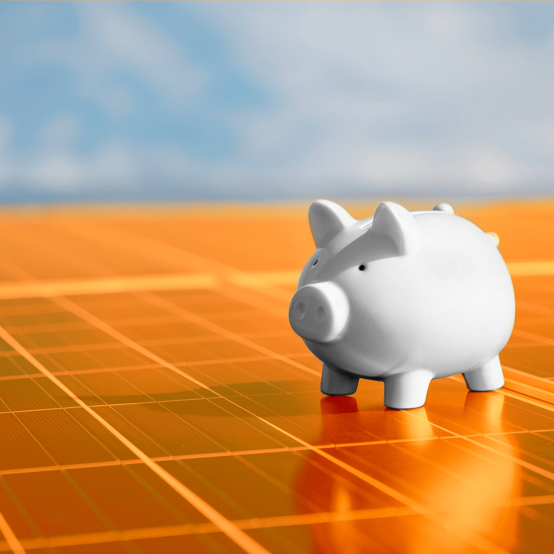 Sparschwein auf Solarmodul